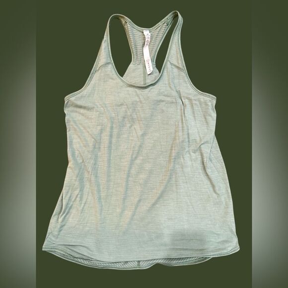 3 Pk Lululemon Essential Tank Tops - Picture 7 of 9